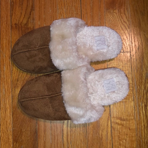 New York & Company Slippers Size 6 - Picture 1 of 2